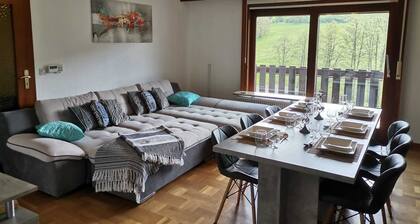 Naturnahe und moderne Ferienwohnung