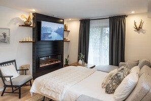 2 Schlafzimmer, Schreibtisch, Bügeleisen/Bügelbrett, Reisekinderbett