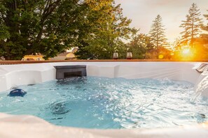 Bain à remous extérieur