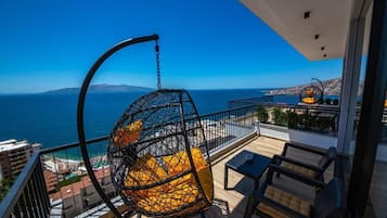 Suíte luxo, sacada, vista para o mar | Vista da sacada