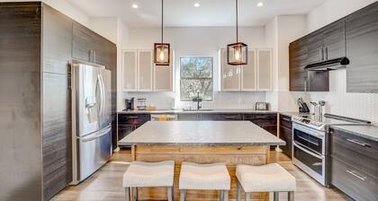 Dog-friendly home with pool, grill, central AC, & Washer/Dryer