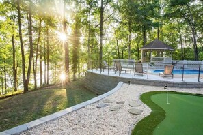 Property grounds - Lake T Retreat - Sunset - Pool - Putting Green! (Northport)