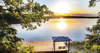 Lake T Retreat - Sunset - Pool - Putting Green!