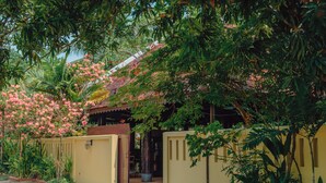Quầy tiếp tân