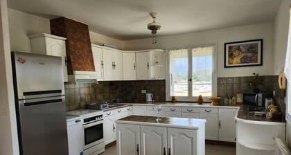 Maison de Campagne Ă 2 kms de la RiviĂšre, aux Portes des Cevennes