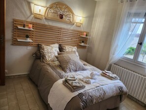 2 chambres, bureau, accès Internet, draps fournis