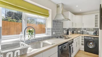 Réfrigérateur, micro-ondes, four, grille-pain