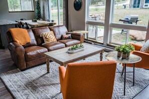 Fernseher, Kamin, Videospiele, Bücher