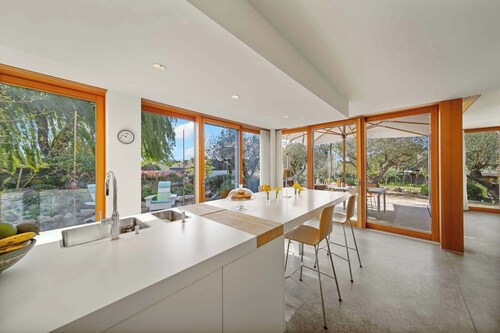 Villa Serenity Sustainable Luxury Retreat with Serviced Amenities by Lake Geneva