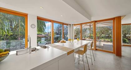 Villa Serenity Sustainable Luxury Retreat with Serviced Amenities by Lake Geneva