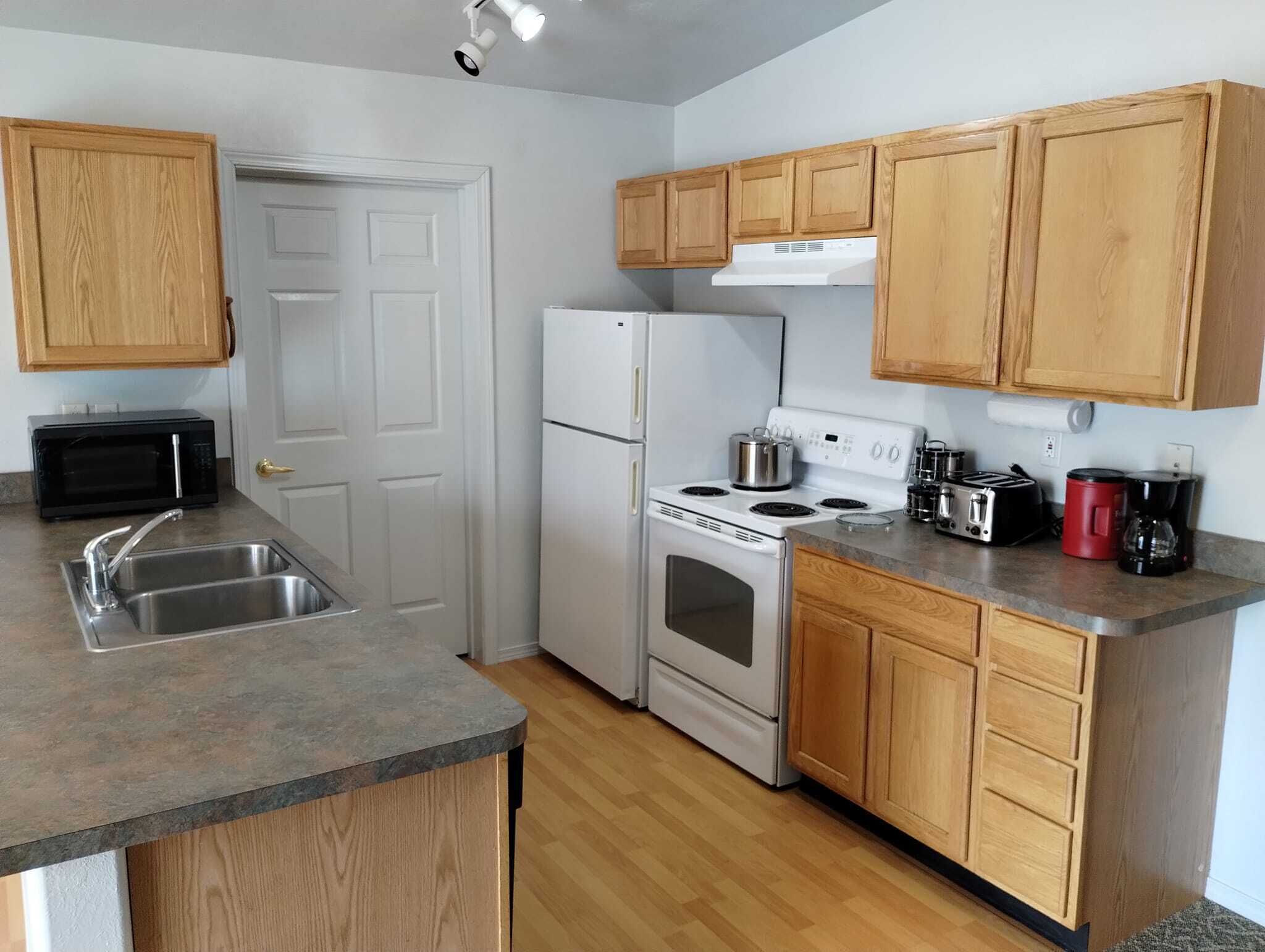 Cookware/dishes/utensils, spices