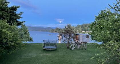 2 bedroom Oceanfront - Billing spit