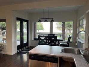 Interior - 2 bedroom Oceanfront  - Billing spit (Sooke)