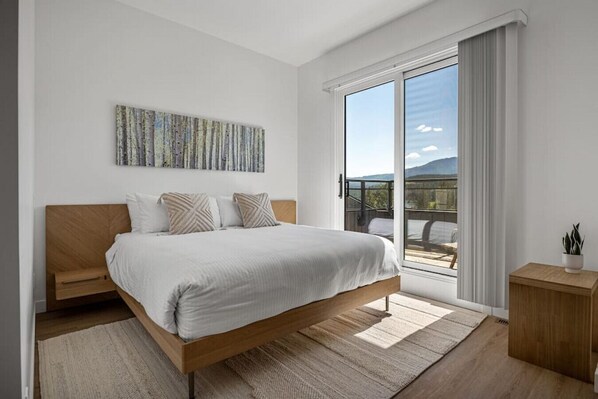 3 bedrooms, desk, travel cot, free WiFi