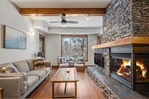 Smart-tv en een open haard