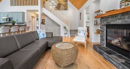 Conifer Cottage | Hot Tub | Peaceful | Foosball