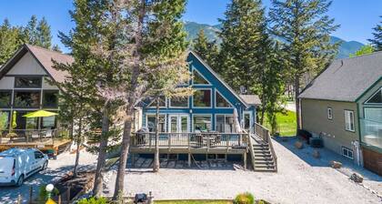Conifer Cottage | Hot Tub | Peaceful | Foosball