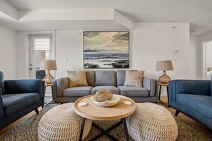 Smart TV, fireplace, streaming services, stereo