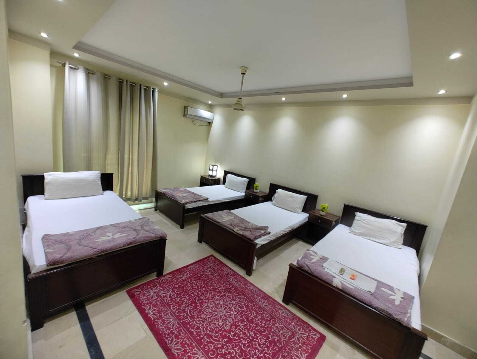 Classic Quadruple Room, 1 Bedroom | Memory foam beds, soundproofing, free WiFi, bed sheets