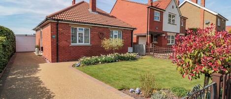 Cottage | Property grounds