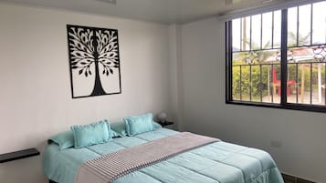 3 habitaciones, ropa de cama hipoalergénica y cubrecamas