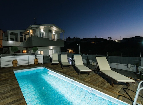 ---Ammira Mare--House near sea with pool