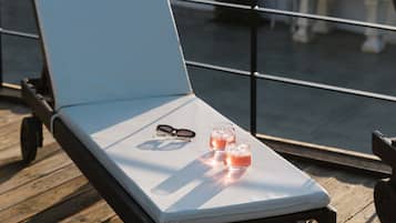 En säsongsöppen utomhuspool