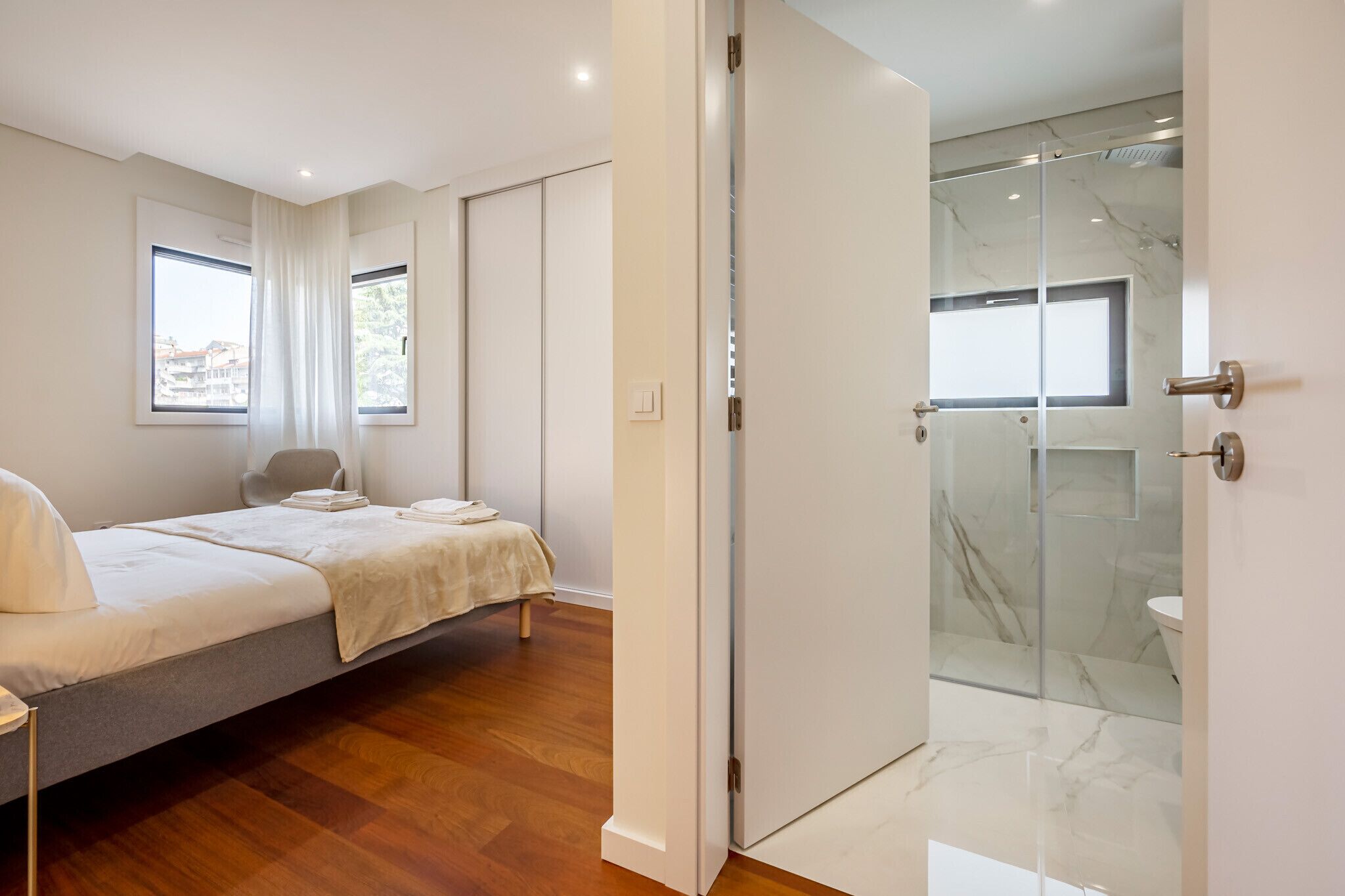 2 bedrooms, desk, iron/ironing board, free WiFi