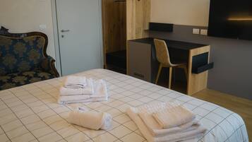 Superior Room | 1 bedroom, hypo-allergenic bedding, minibar, in-room safe