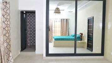 6 habitaciones, wifi y ropa de cama