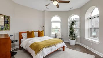 3 habitaciones, escritorio, tabla de planchar con plancha y wifi gratis