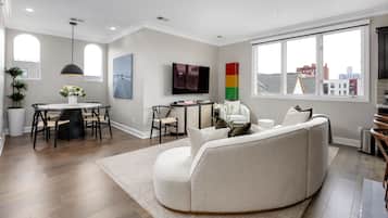 Smart TV, books, stereo