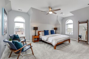 3 bedrooms, desk, iron/ironing board, free WiFi