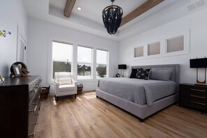 4 bedrooms, iron/ironing board, WiFi, bed sheets - Stunning Mountain Modern Retreat (McCall)