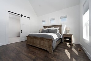 3 bedrooms, WiFi, bed sheets
