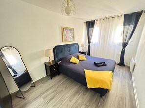 4 Schlafzimmer, Reisekinderbett, kostenloses WLAN, Bettwäsche
