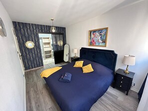 4 quartos, berço de viagem, Wi-Fi de cortesia, roupa de cama