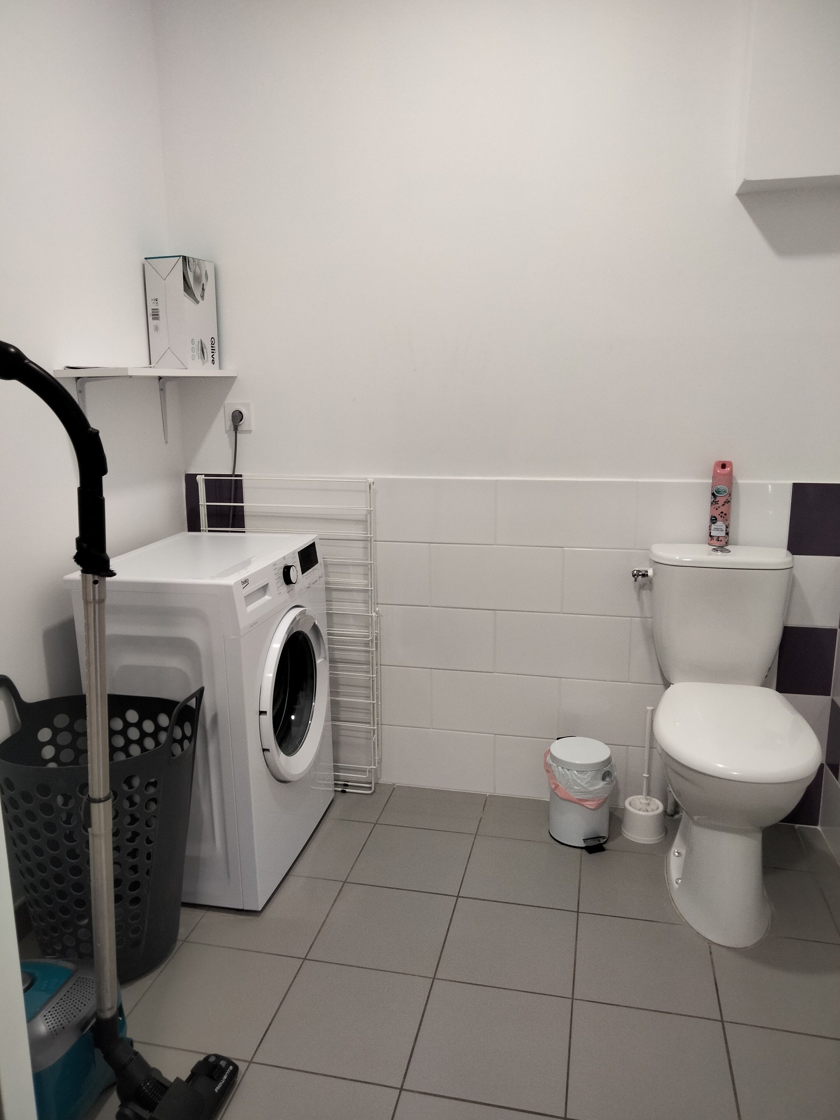 Douche, sèche-cheveux