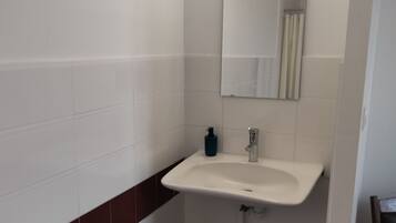 Een douche, een haardroger