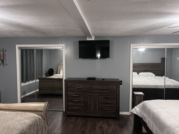 1 chambre, coffres-forts dans les chambres, fer et planche Ă repasser