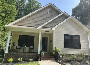 Exterior - House Near Downtown Charlotte (Charlotte)