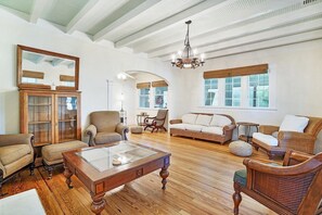 Interior - Hemingway-style house +porch  in lush garden setting block from water (Lake Worth)