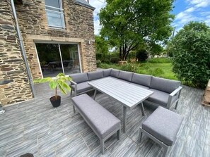 Outdoor dining - Propriété de Campagne au Calme à Proximité de la Côte (Nivillac)