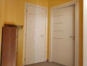 Interior - Name: Greensea (Pietrabruna)