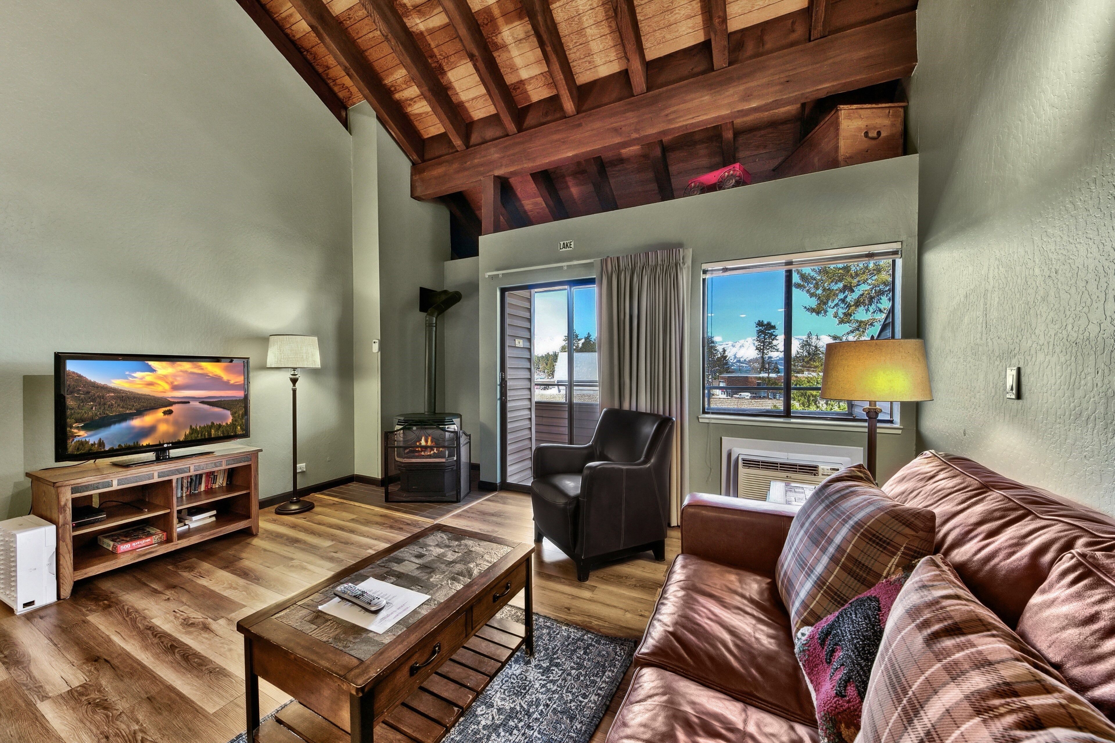 Newly Remodeled Studio + Loft at Lakeland Village by RedAwning