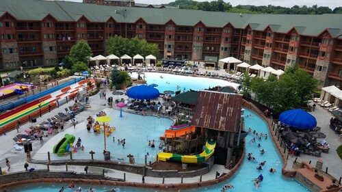 3 Bedroom Presidential Suite @Wyndham Great Smokies Lodge (Golf View)