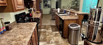 MC (Modern Country) LIVING