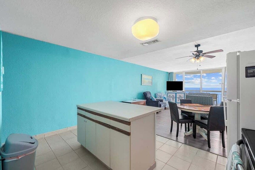 Coastal Charm: 1br Oceanfront - Garden City, SC