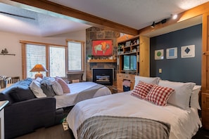 1 chambre, fer et planche à repasser, Wi-Fi gratuit, draps fournis