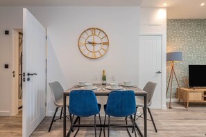 Dining - The Cotswold Woodland by Fortuna Property Portfolio (Cheltenham)